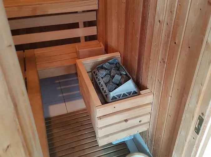 Semesterbostad Unieke Stadswoning Voor 2 Personen Met Finse Sauna *